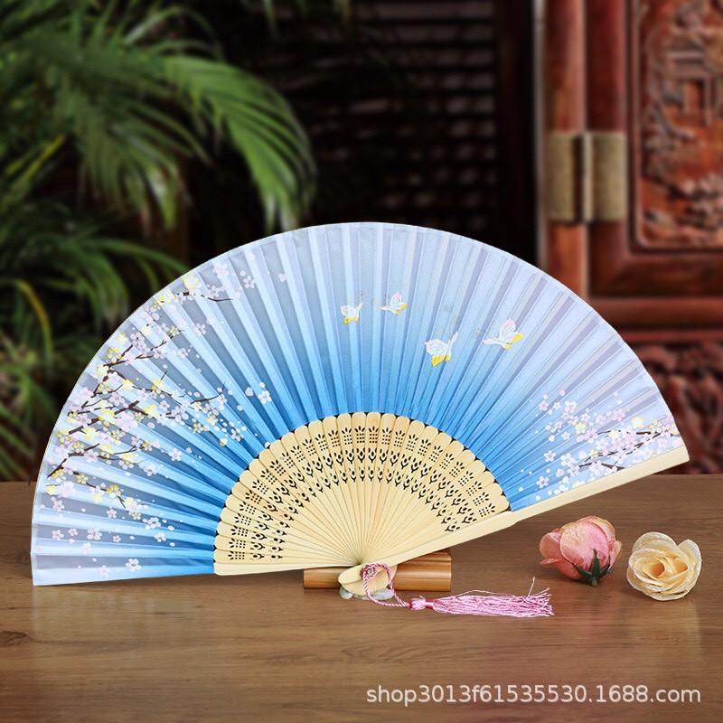 Quạt cổ trang xanh đào nhạt loại 2 quạt xếp cầm tay phong cách Trung Quốc