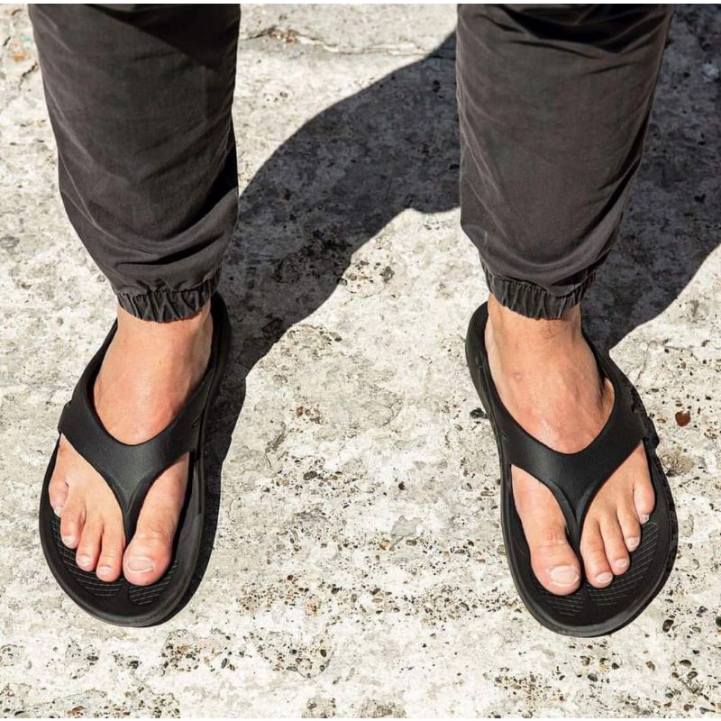 Dép oofos hàng chuẩn xịn thiếu logo