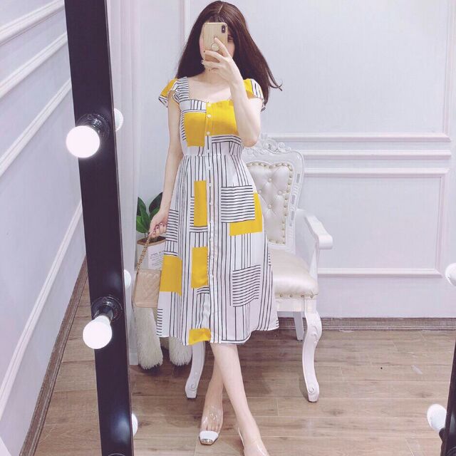 Đầm suông cổ vuông tay con
