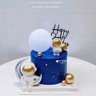 Set trang trí 3 phi hành gia vàng
