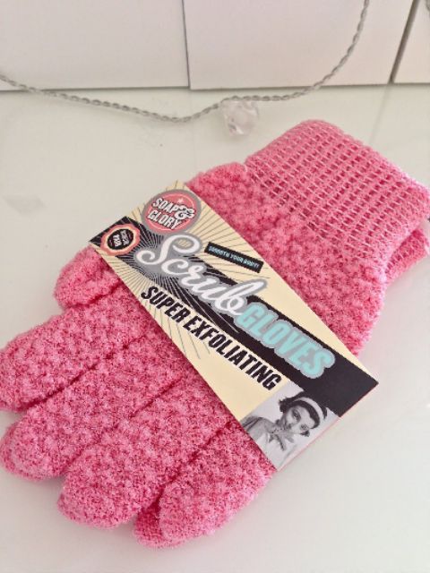 Găng tay tắm tẩy tế bào chết Soap & Glory Exfoli- Great Scrub Gloves