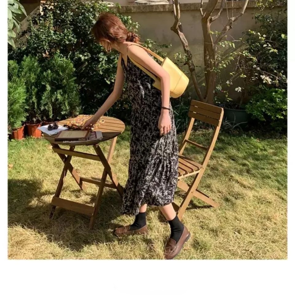 Đầm hoa hai dây cổ chữ V phối ren phong cách Hàn Quốc