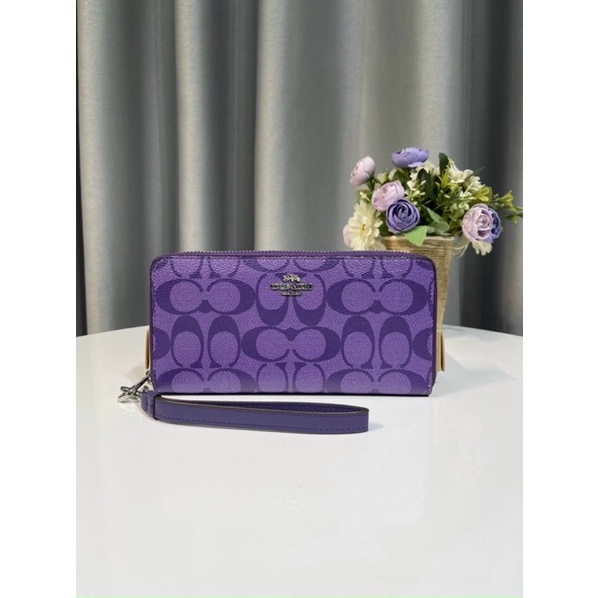 VÍ COACH LONG ZIP C4452