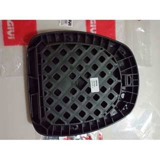 đế lót thùng givi