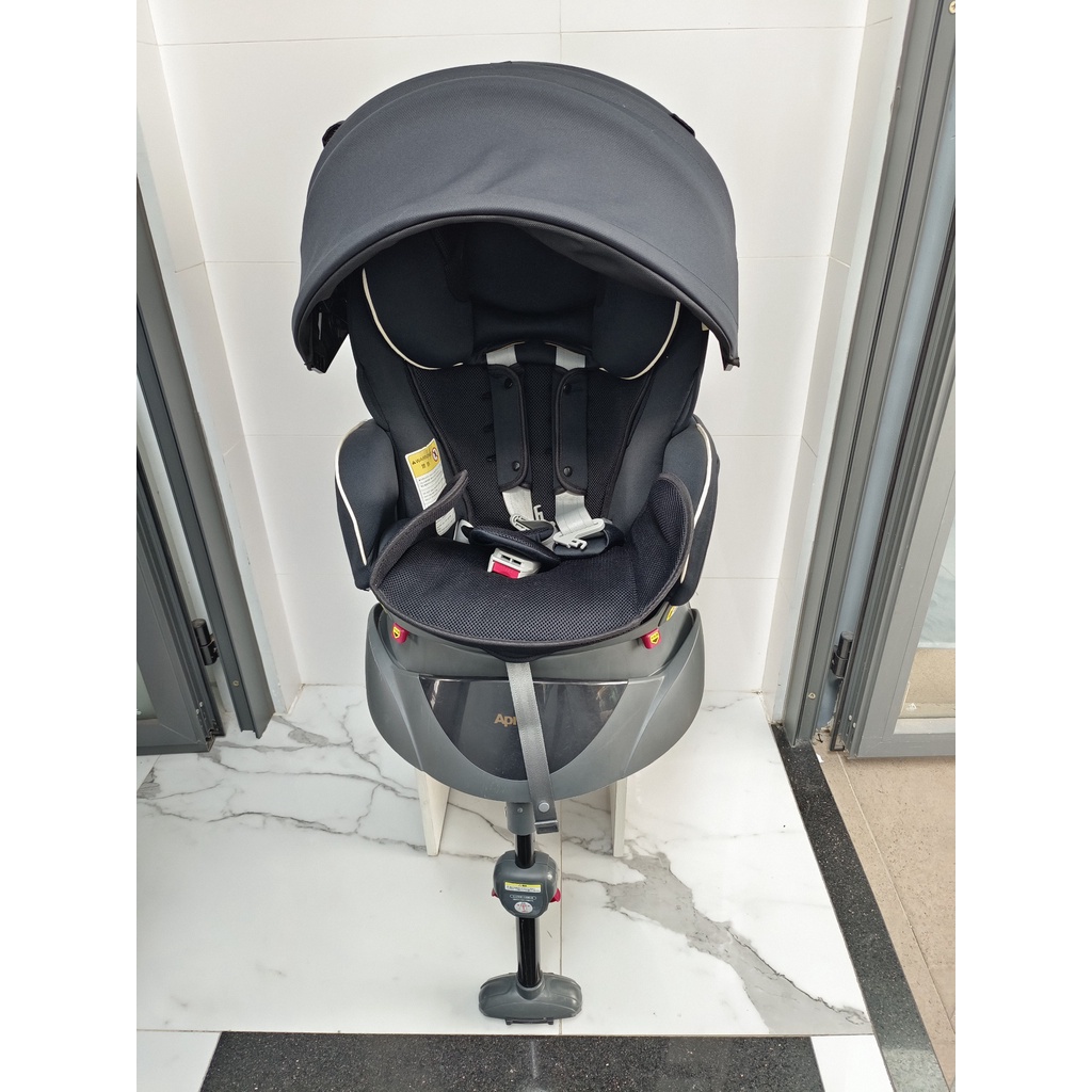 THANH LÝ GHẾ NGỒI ÔTÔ CHO BÉ - APRICA FLADEA XOAY 360 ĐỘ