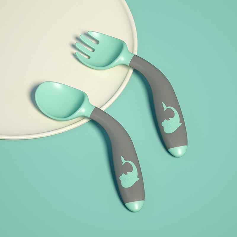 Thìa dĩa uốn cong cho bé tập xúc hình cá heo xinh xắn