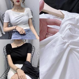 Áo Thun Phối Cổ Chéo Lạ Cá Tính Sexy Trắng Đen SHTAK03