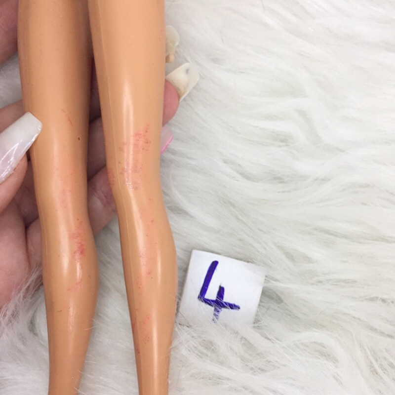 BB4- BÚP BÊ BARBIE ,VINTAGE,DA NÂU ĐEN XINH