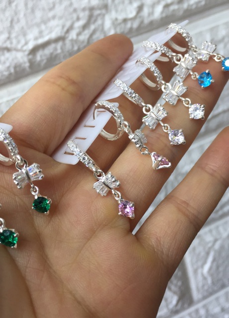 Khuyên tai nơ treo đá nhân tạo nhiều màu bạc ta