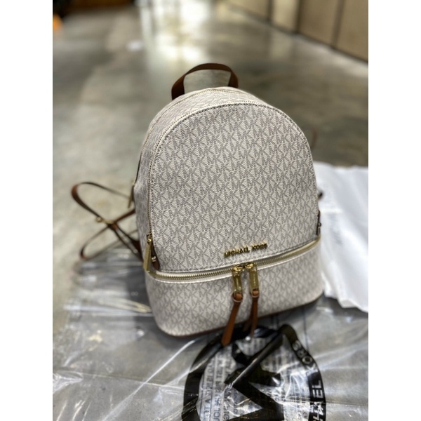 -Balo form vuông  MiK Rhea backpack--kem chữ nâu sang trọng