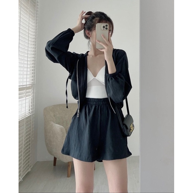 Set Áo Khoác Croptop Khóa Tròn Mix Sooc Vải Trượt Nữ  Bộ đồ quần short ống rộng kèm thun kiểu tay bồng