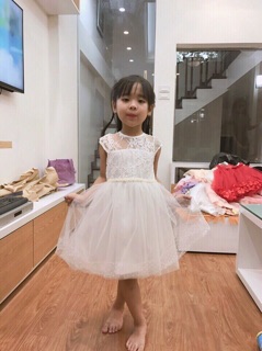 Đầm công chúa đính ngọc trai