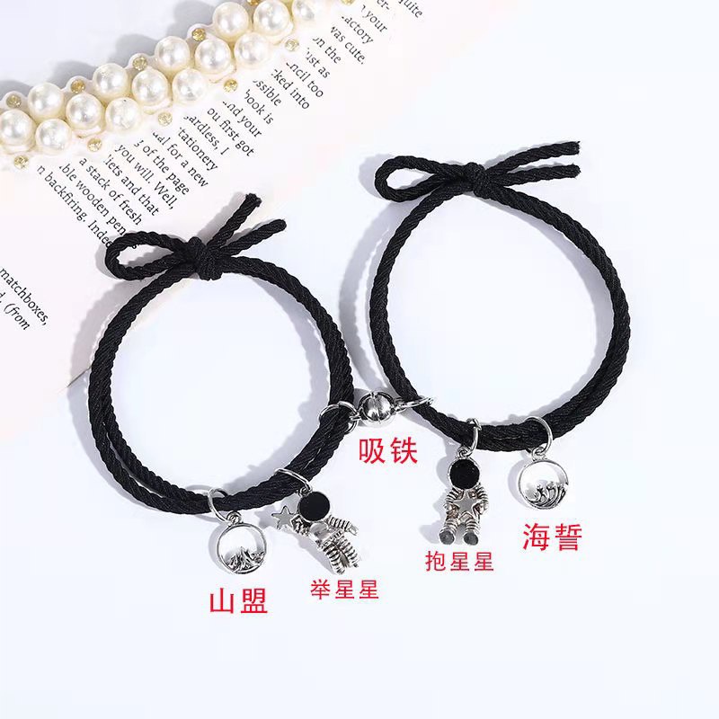 Cặp Vòng Tay Cao Su Mặt Hình Phi Hành Gia Độc Đáo