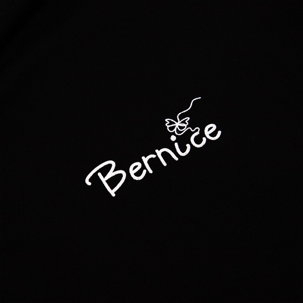 Áo Cardigan "Bernice Flower" Trắng-Đen  mang họa tiết dễ thương cùng chữ Hàn Quốc