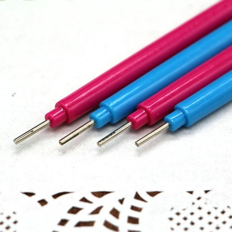 Que cuốn quilling, que nhọn cán nhựa - 01 chiếc, màu ngẫu nhiên