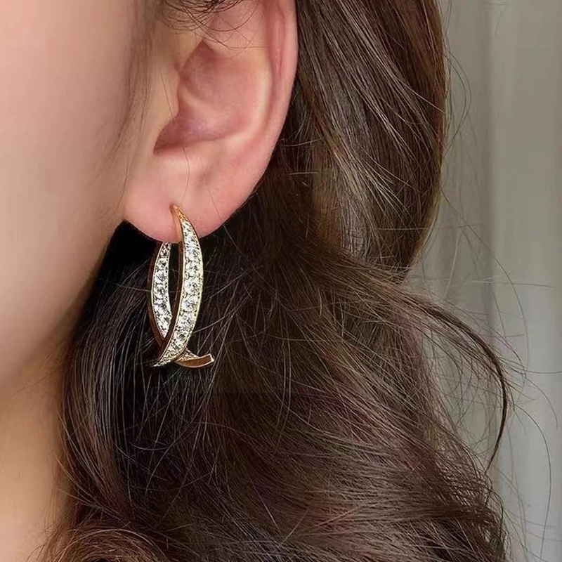Đôi khuyên tai kim loại thiết kế hình học đơn giản đính đá sáng bóng