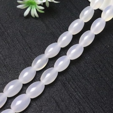 2 viên lu thống thiên nhiên 8x12mm màu trắng