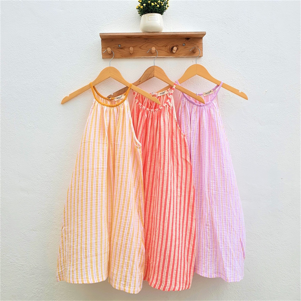 Đầm yếm thiết kế xô muslin sọc màu pastel xinh xắn