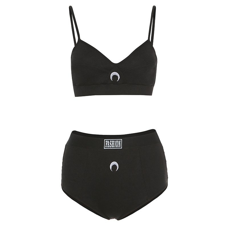 Set áo tank top hoạ tiết in chữ và quần short cho phái nữ