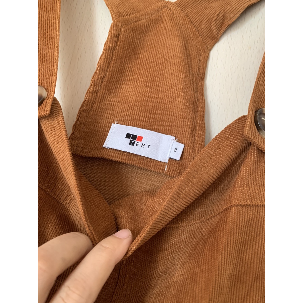 Quần yếm nhung ngắn màu nâu hiệu TEMT