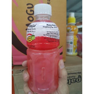 Nước uống có thạch dừa Mogu Mogu vị dâu 320ml