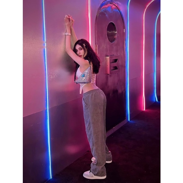 Túi kẹp nách prada đính đá tam giác