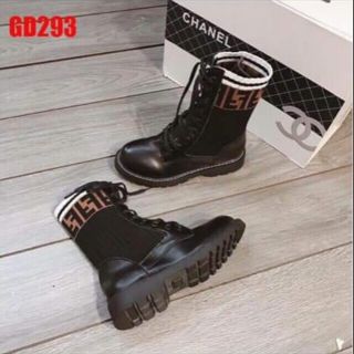 Boot cao cổ phong cách, sành điệu , cá tính cho các bạn trẻ