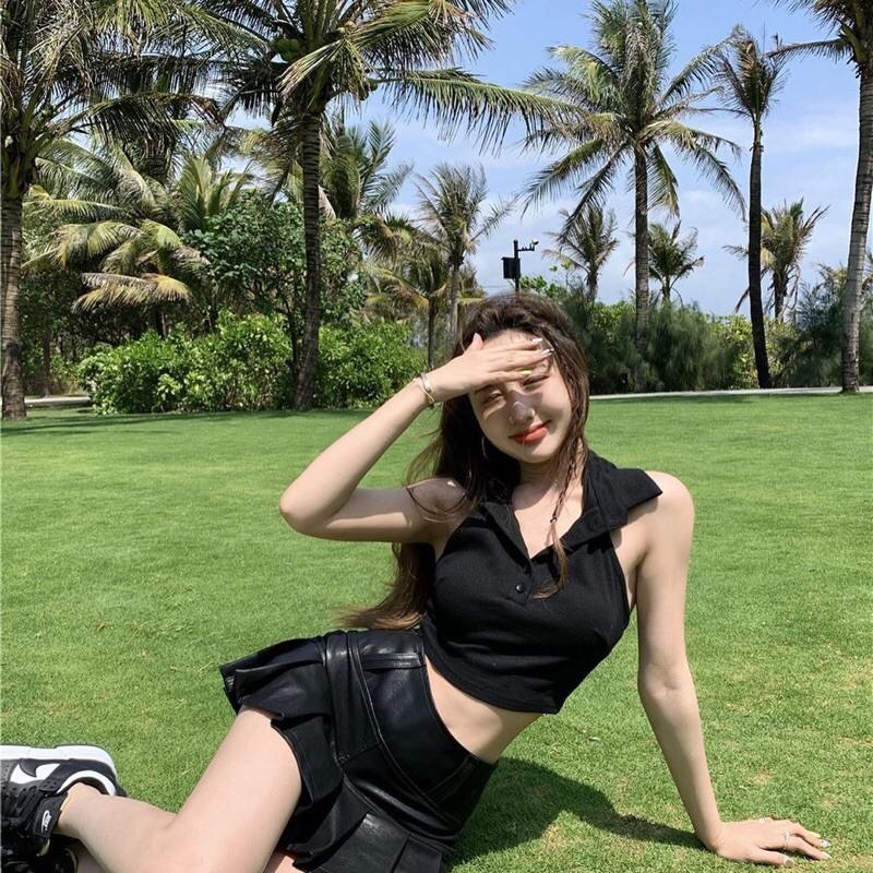 Áo croptop kiểu hở lưng cổ bẻ phối cúc phong cách gợi cảm màu đen trắng | BigBuy360 - bigbuy360.vn