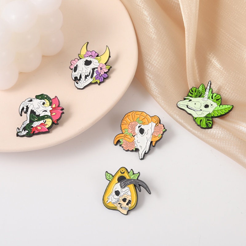 Ghim Cài Áo Hình Đầu Lâu Tráng Men 5 Kiểu Dáng Độc Đáo Cho Nữ