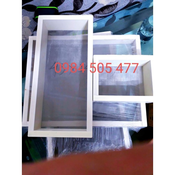 Khay hứng phân cho bể cá cảnh