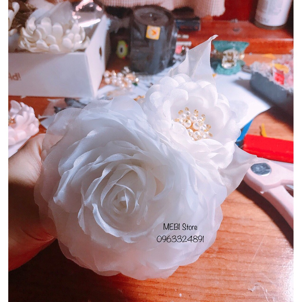 (Ảnh thật) Hoa cài áo handmad mẫu hồng trắng kép nhụy trai siêu sang (hoa to 9cm, nhỏ 4cm)