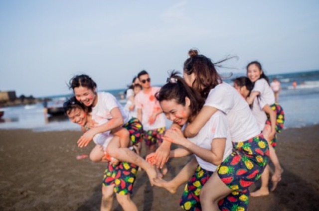 Áo phông kỉ yếu.