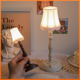 Đèn LED để bàn phong cách retro