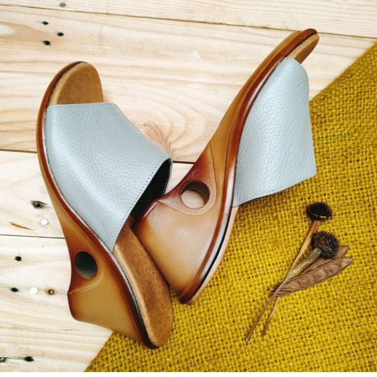 Sẵn Sàng GANGiày Sandal Da Đục Lỗ 7cm Mũi Tên Chuồn Chuồn