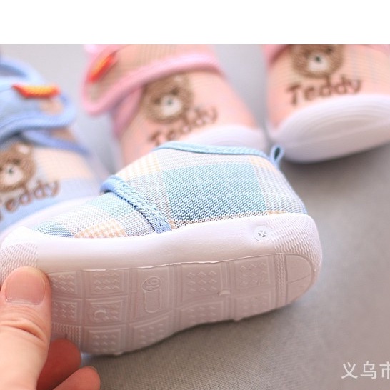 Giày tập đi cho bé trai bé gái hoạ tiết gấu Teddy đáng yêu từ 0-2 tuổi có kèn tít tít