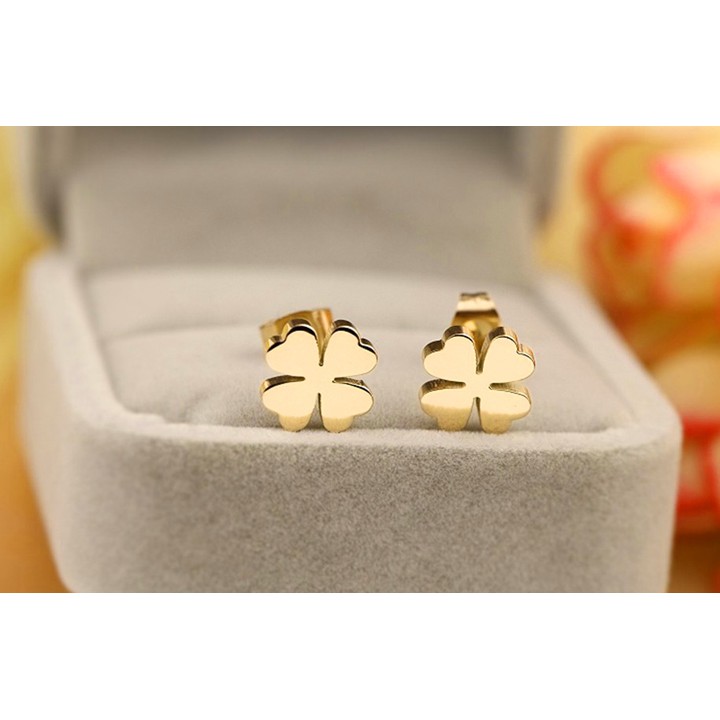 Bông tai titan cỏ 4 lá màu vàng siêu đẹp, bền màu, hợp thời trang - Tặng hộp đựng xinh xắn