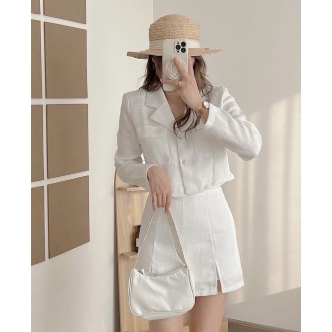 SET ÁO CROPTOP TAY DÀI TRẮNG + CHÂN VÁY XẺ LÓT QUẦN