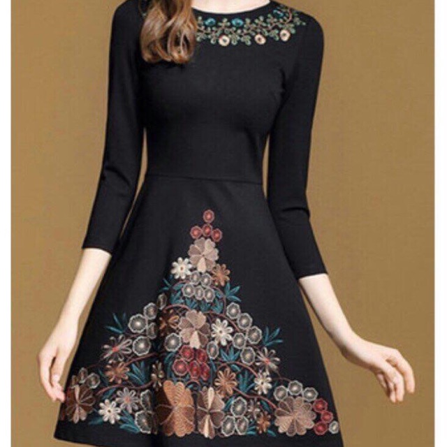 Đầm thêu asos
