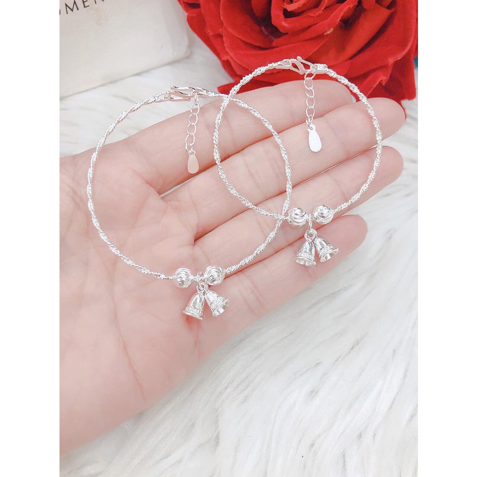 Lắc tay bạc ta cho mẹ và bé