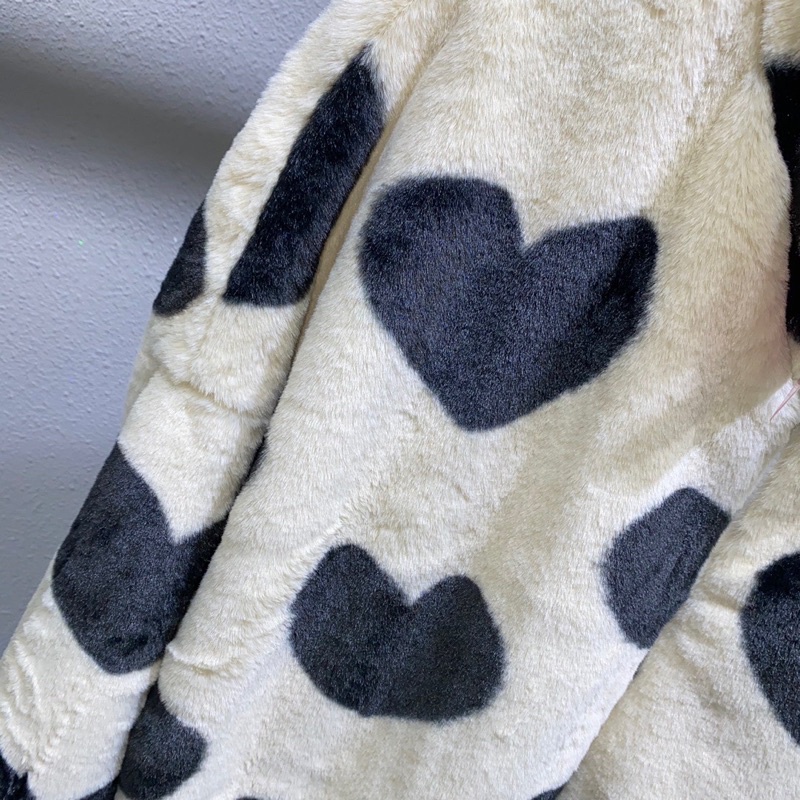 Áo khoác lông cho nữ hoạ tiết trái tim thương hiệu Miu Miu cao cấp