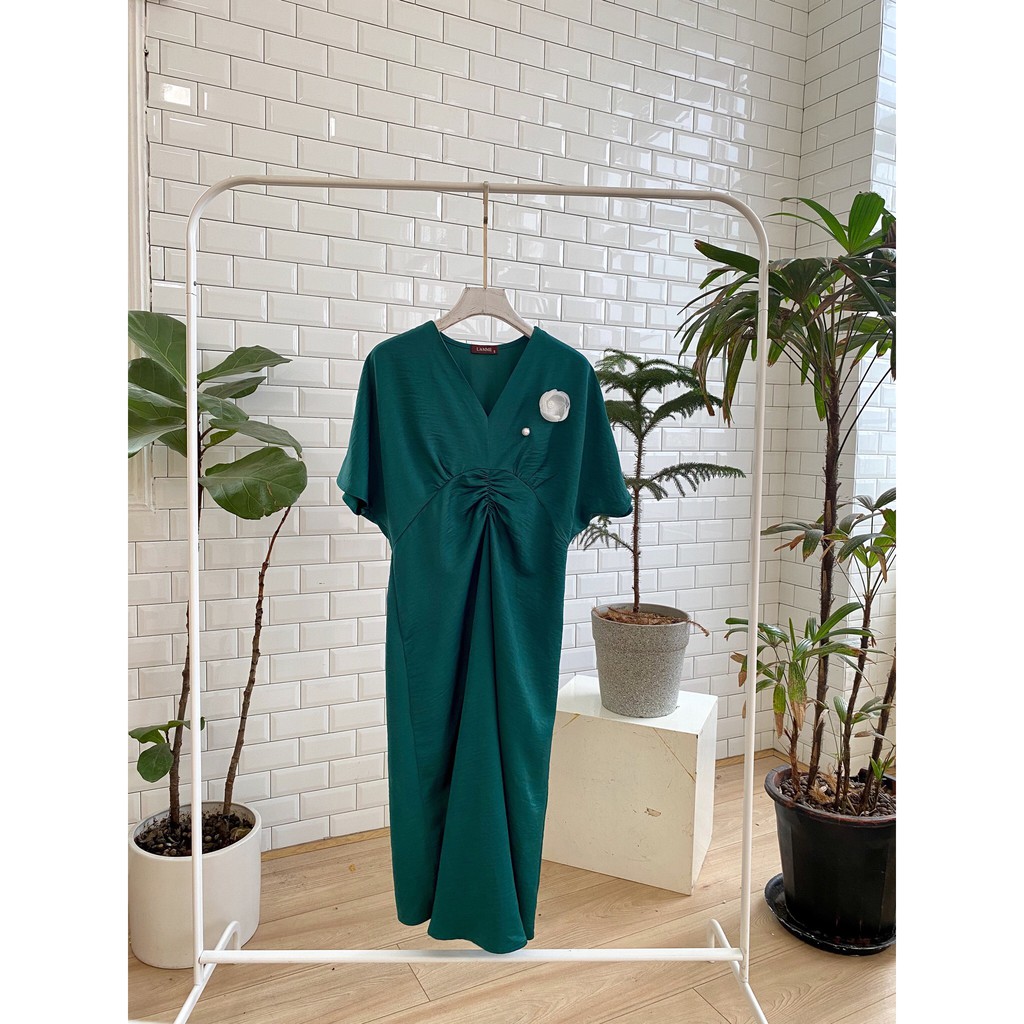 Đầm bầu đẹp Lily Dress chất liệu lụa nhung cao cấp thích hợp mặc đi tiệc đi làm thiết kế bởi LAMME