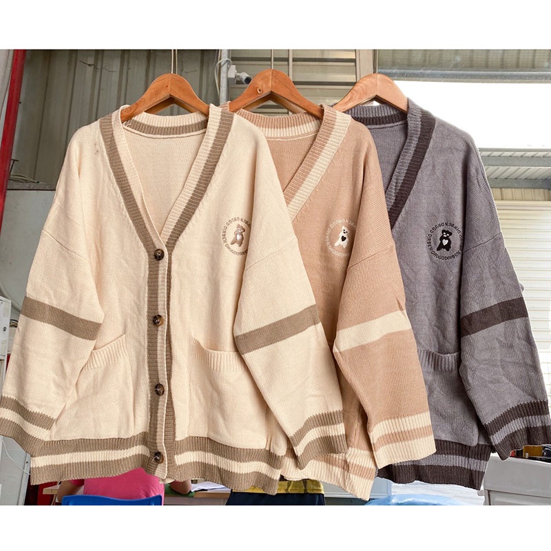 Áo Khoác Cardigan Len Thêu Logo Gấu M220