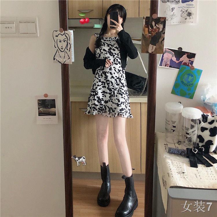 Váy của một cô gái màu sữa và mong muốn mùa hè năm 2021 mới Hàn Quốc mẫu ôm họa tiết bò nữ
