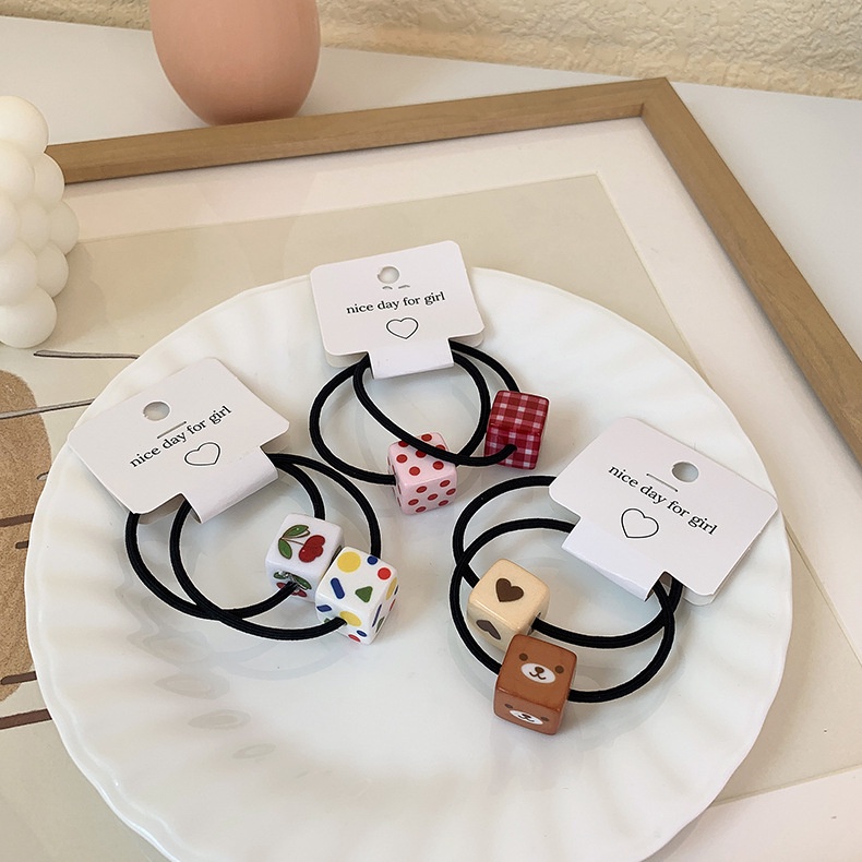 Set 2 cột tóc hình vuông họa tiết gấu và tim Hàn Quốc Mua Tất (muatatshop)