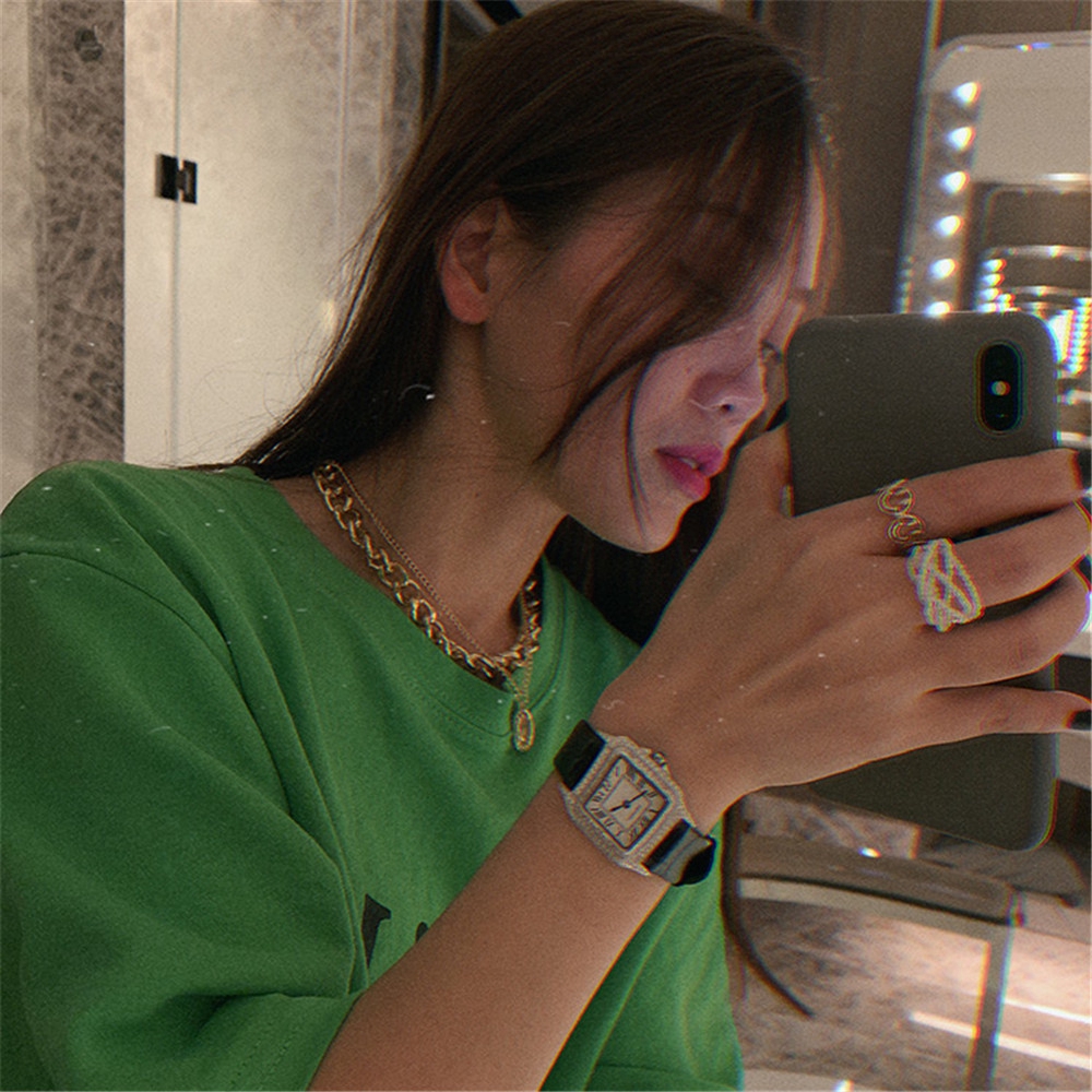vòng cổ Mặt Hình Chân Dung Độc Đáo Cho Nữ