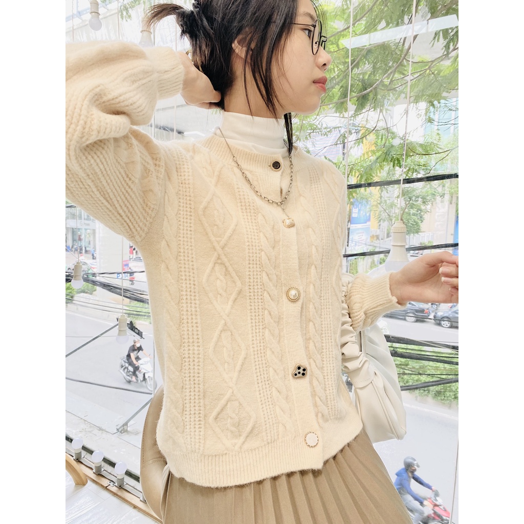 Cardigan cúc mix siêu xinh | BigBuy360 - bigbuy360.vn