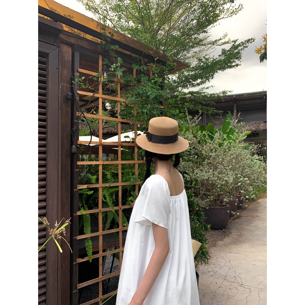 Đầm xoè baby doll LASSY DOLL DRESS nút gỗ màu trắng