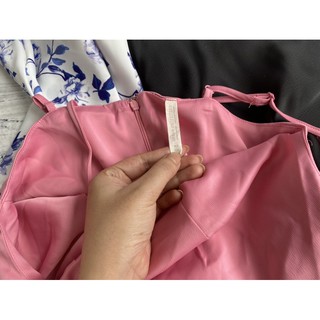 Đầm 2 dây cổ đổ Urban Outfitters