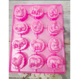 Khuôn rau câu, đổ socola, hấp bánh bò hình 12 con giáp