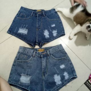 Short jean nu